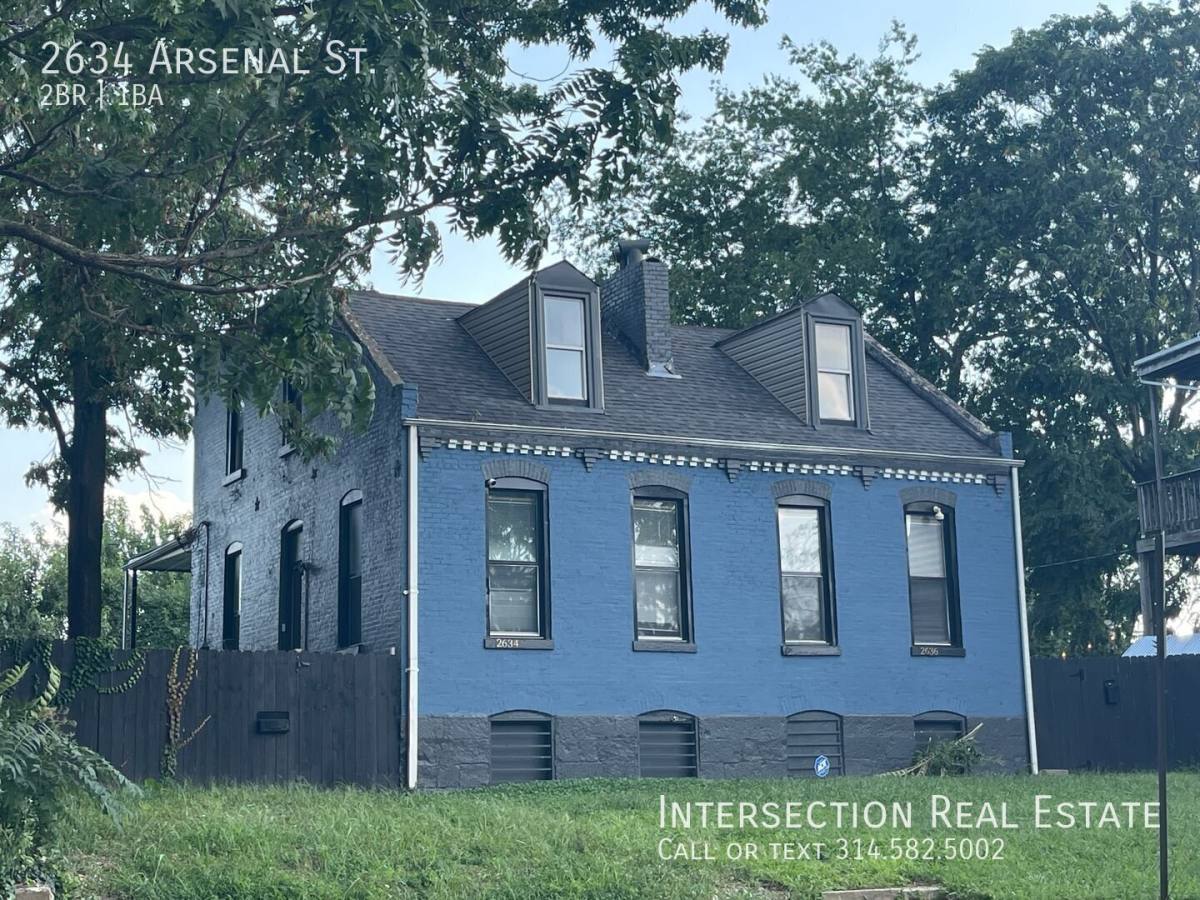 Townhouse for rent at 2634 Arsenal St, St. Louis, MO 63118
