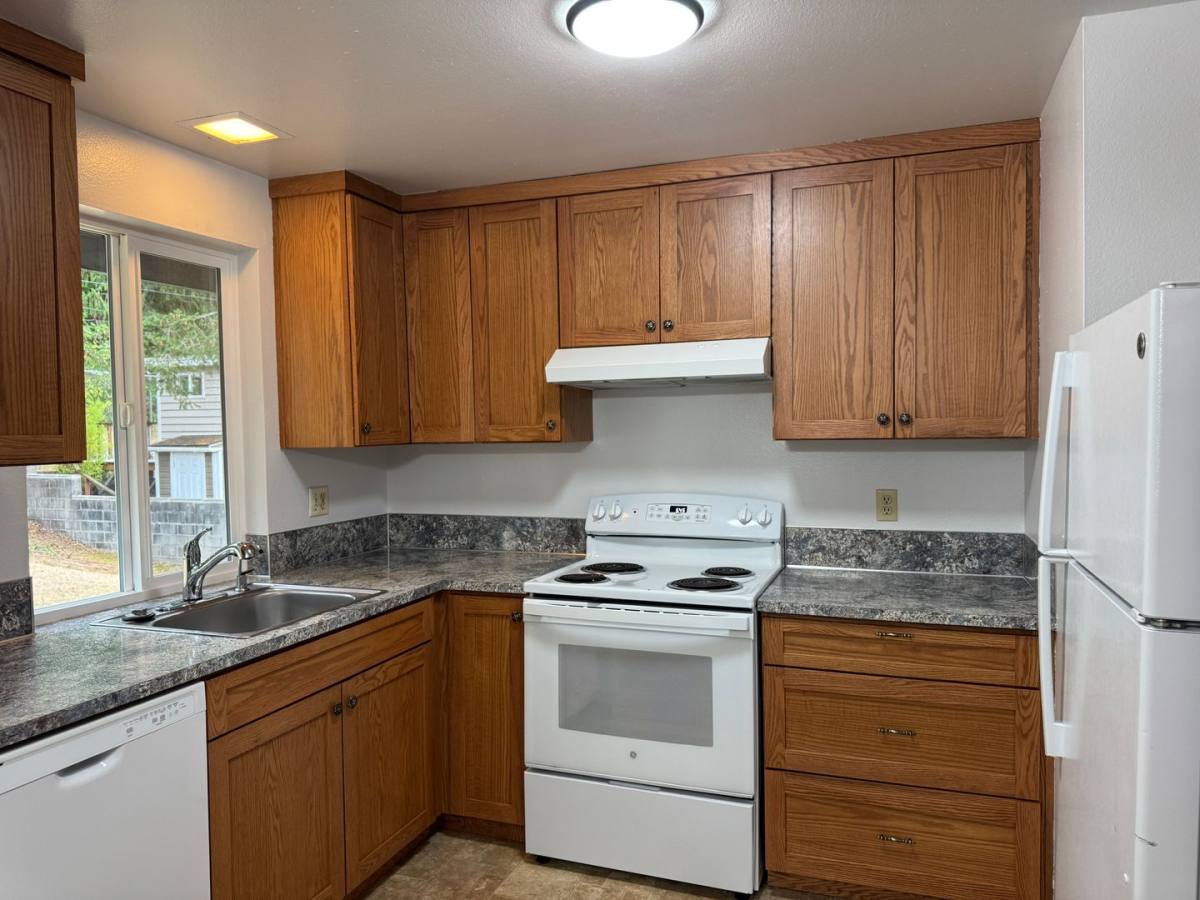 House for rent at 13617 SE Fairwood Blvd, Renton, WA 98058