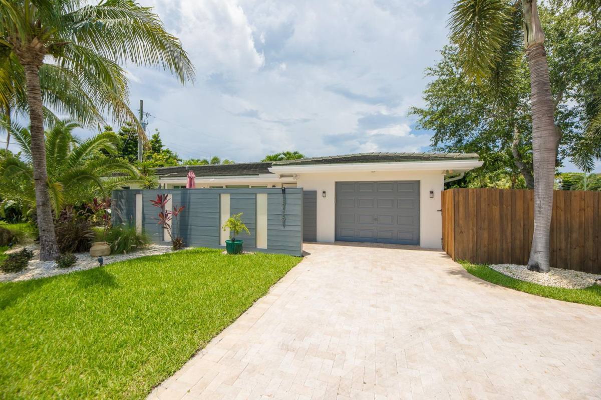 House for rent at 2709 NE 16th Ave, Fort Lauderdale, FL 33334