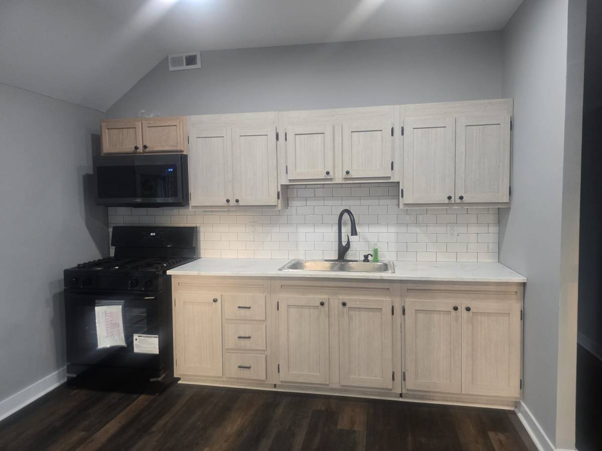 Apartment for rent at 1167 N 4th St, Springfield, IL 62702