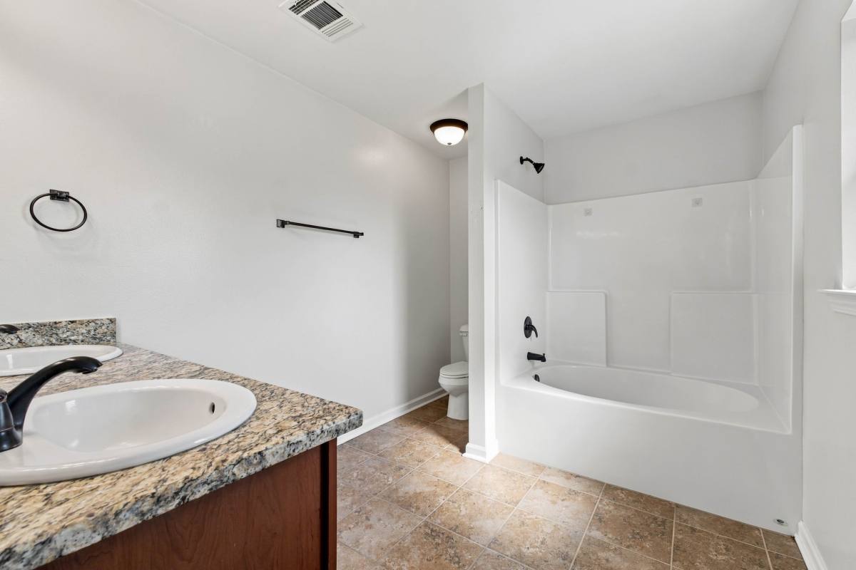 15592 Magicstone Dr, Prairieville, LA 70769 - House for Rent - Image 10