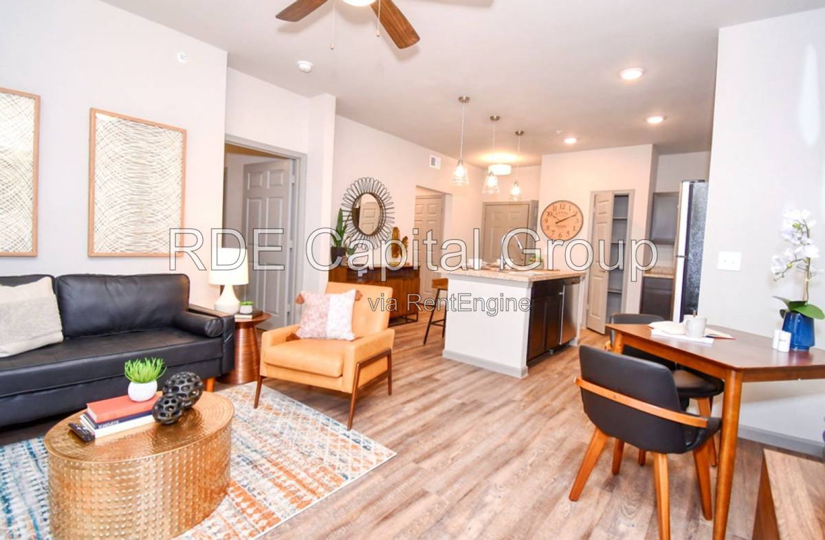 Apartment for rent at 4800 W Illinois Ave, Dallas, TX 75211