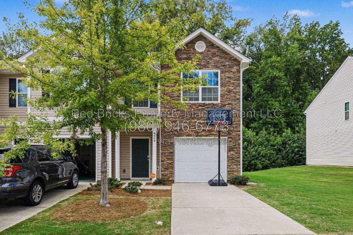 6049 Guildford Hill Lane, Charlotte, NC 28215 - Townhouse for Rent - Image 1
