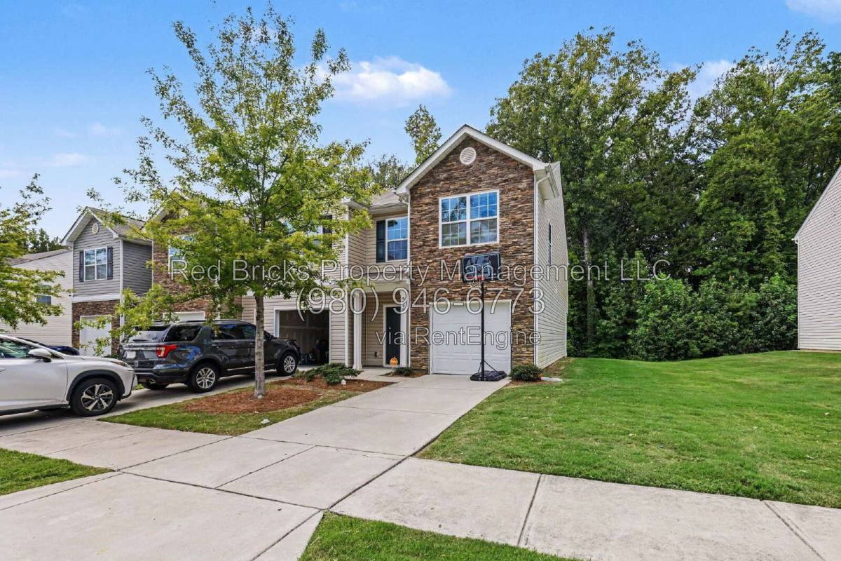 6049 Guildford Hill Lane, Charlotte, NC 28215 - Townhouse for Rent - Image 3