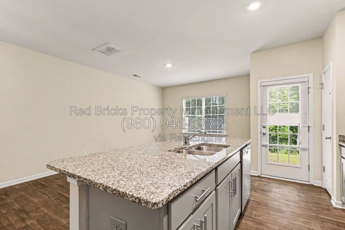 6049 Guildford Hill Lane, Charlotte, NC 28215 - Townhouse for Rent - Image 17