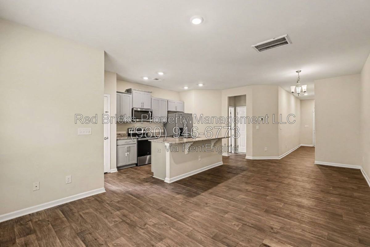 6049 Guildford Hill Lane, Charlotte, NC 28215 - Townhouse for Rent - Image 12