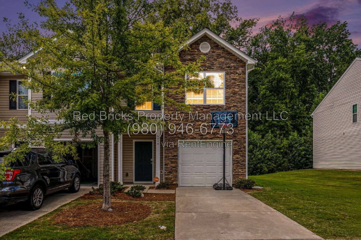 6049 Guildford Hill Lane, Charlotte, NC 28215 - Townhouse for Rent - Image 2