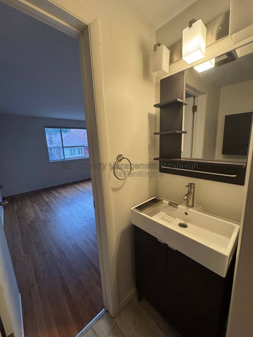Apartment for rent at 16 Sumner Ave #2, Pittsburgh, PA 15221