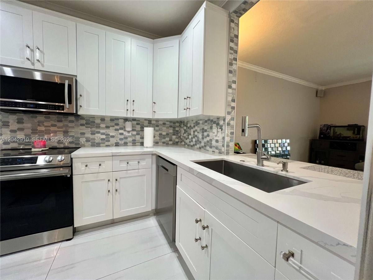 Townhouse for rent at 8917 NW 54th St, Fort Lauderdale, FL 33351