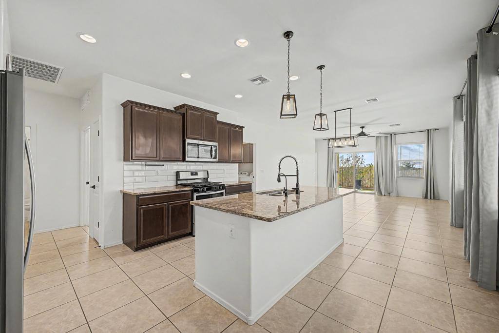 House for rent at 14746 S Avenida Lago De Plata, Vail, AZ 85641
