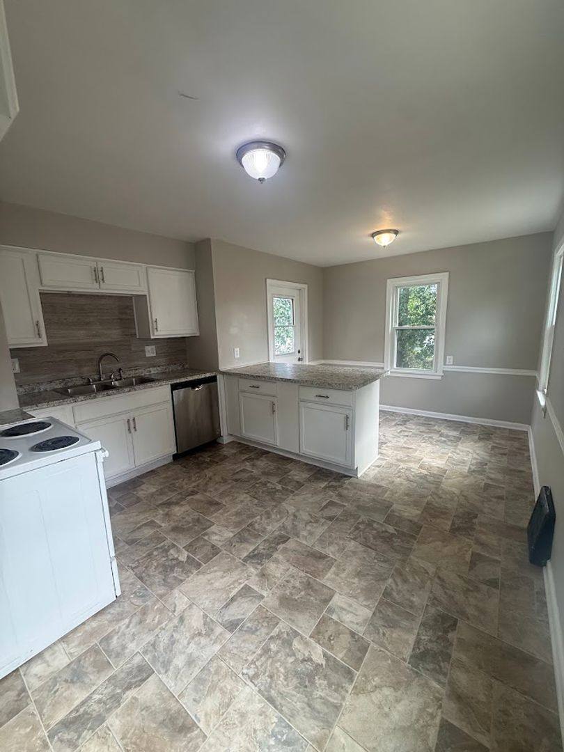 House for rent at 778 E Archwood Ave, Akron, OH 44306