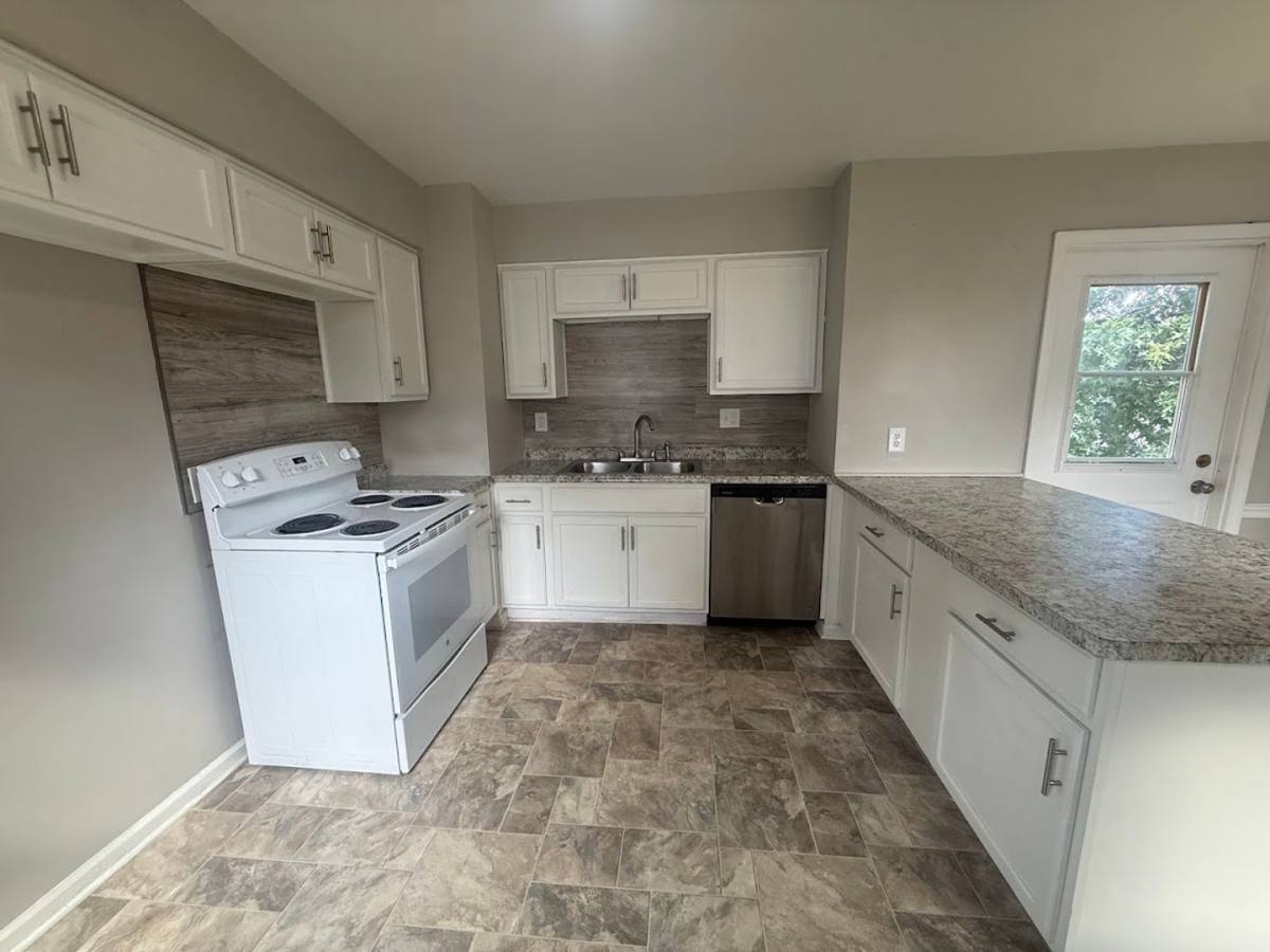 House for rent at 778 E Archwood Ave, Akron, OH 44306