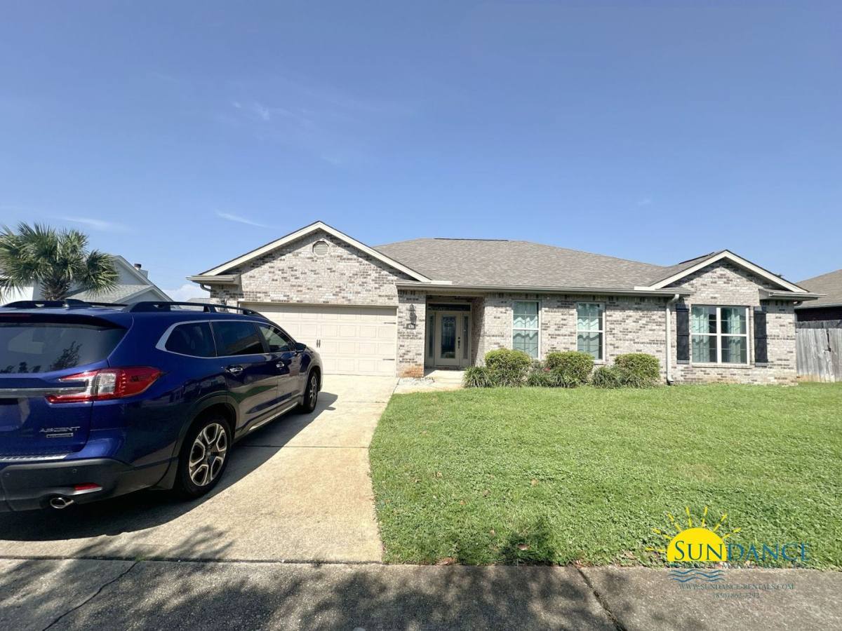 House for rent at 438 Bay Oaks Dr, Mary Esther, FL 32569