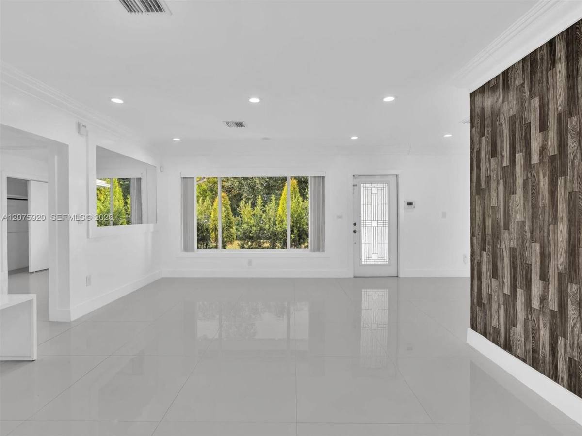 1647 NE 146th St, North Miami, FL 33181 - House for Rent - Image 4