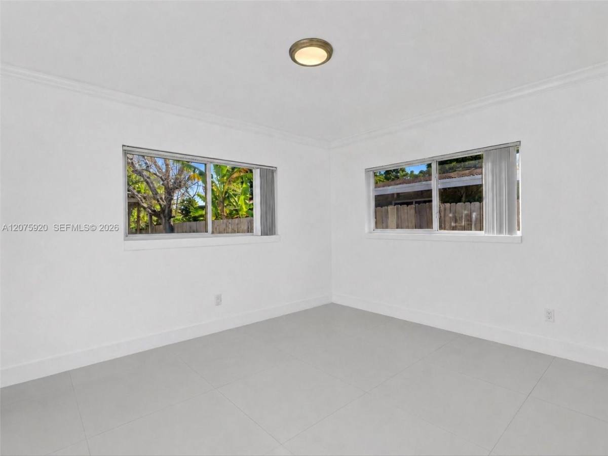 1647 NE 146th St, North Miami, FL 33181 - House for Rent - Image 9