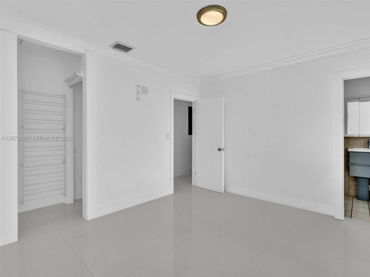 1647 NE 146th St, North Miami, FL 33181 - House for Rent - Image 10