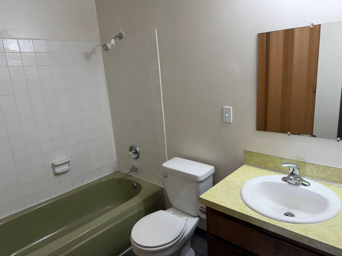 Apartment for rent at 210 N 15th St, Mount Vernon, WA 98273