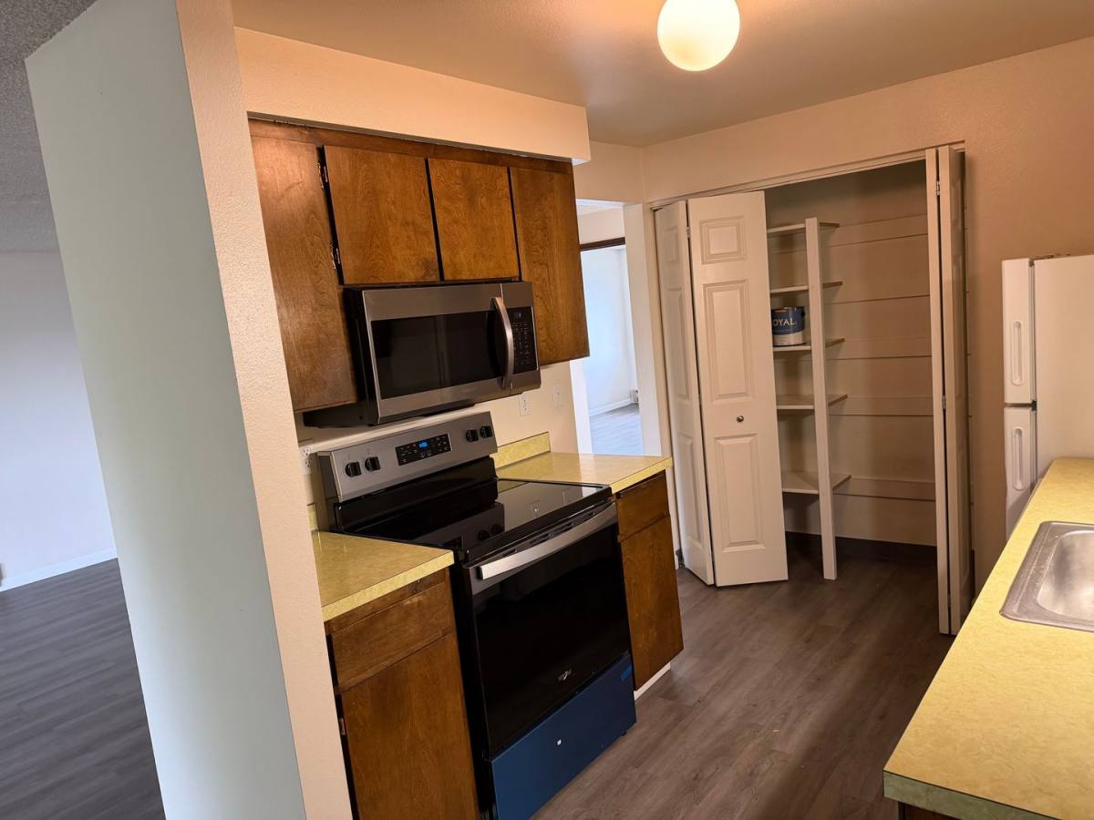 Apartment for rent at 210 N 15th St, Mount Vernon, WA 98273