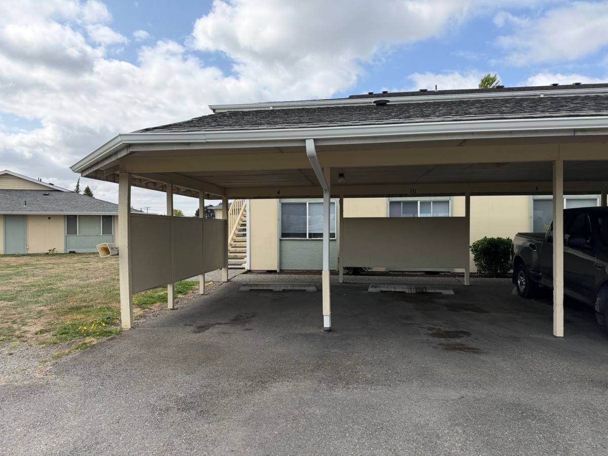 Apartment for rent at 210 N 15th St, Mount Vernon, WA 98273