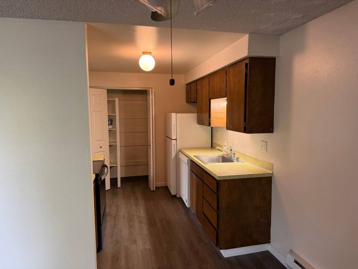 Apartment for rent at 210 N 15th St, Mount Vernon, WA 98273
