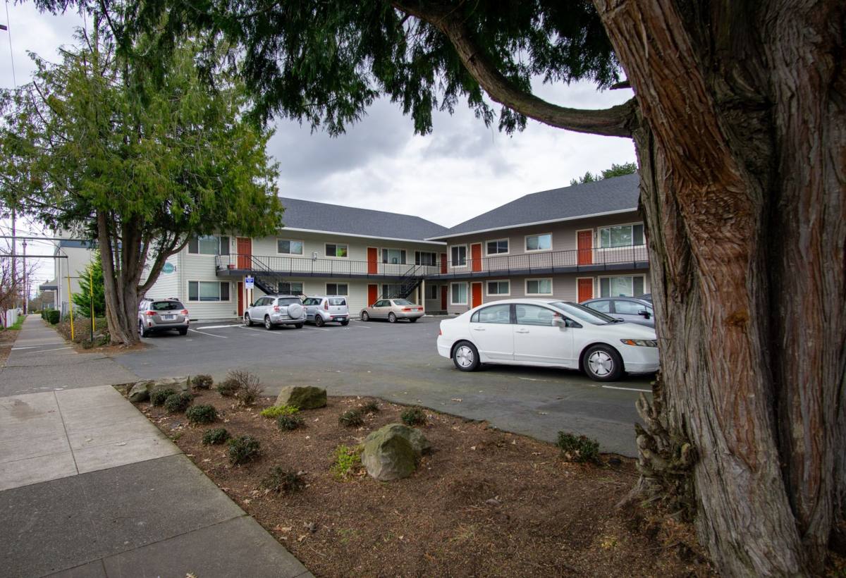 Apartment for rent at 7532 N Ida Ave, Portland, OR 97203
