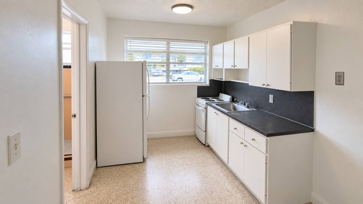 Apartment for rent at 120 W 28 St, Hialeah, FL 33010