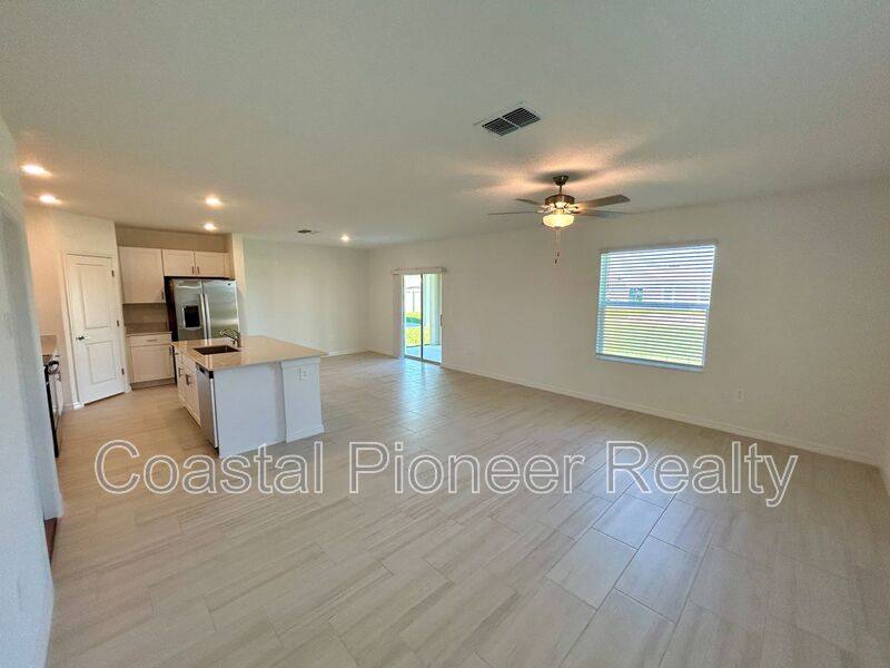 House for rent at 11708 Radiant Shore Loop, San Antonio, FL 33576