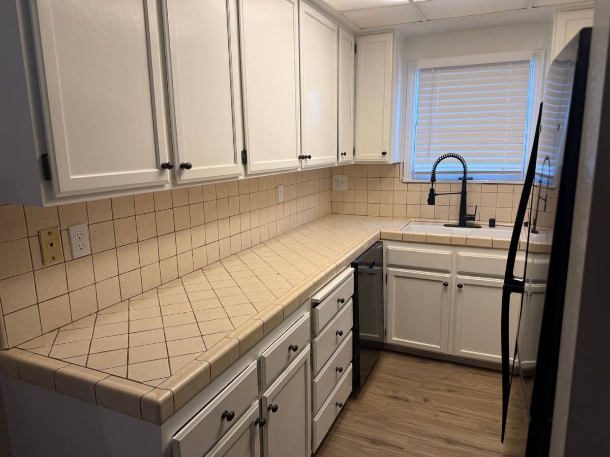 Apartment for rent at 325 N Vermont, Glendora, CA 91741