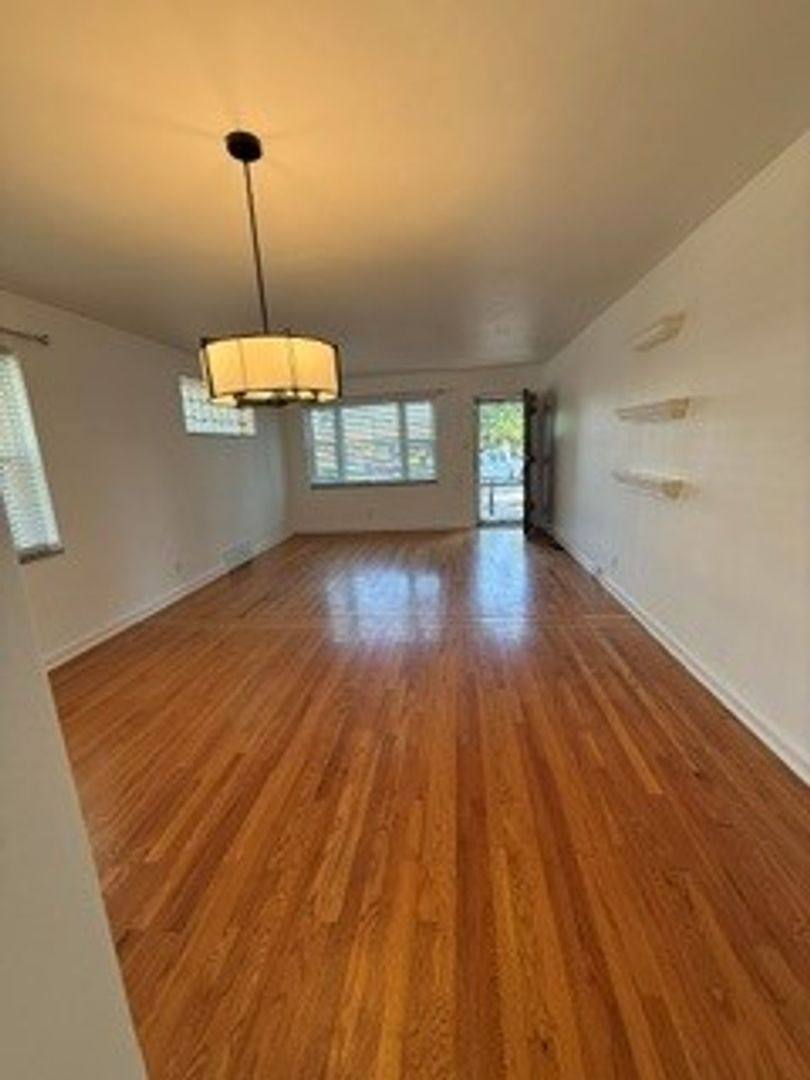 Apartment for rent at 6264 Sunshine Dr, St. Louis, MO 63109
