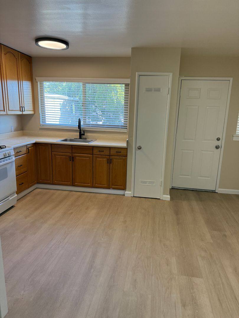 Apartment for rent at 1952 Bellomy St, Santa Clara, CA 95050
