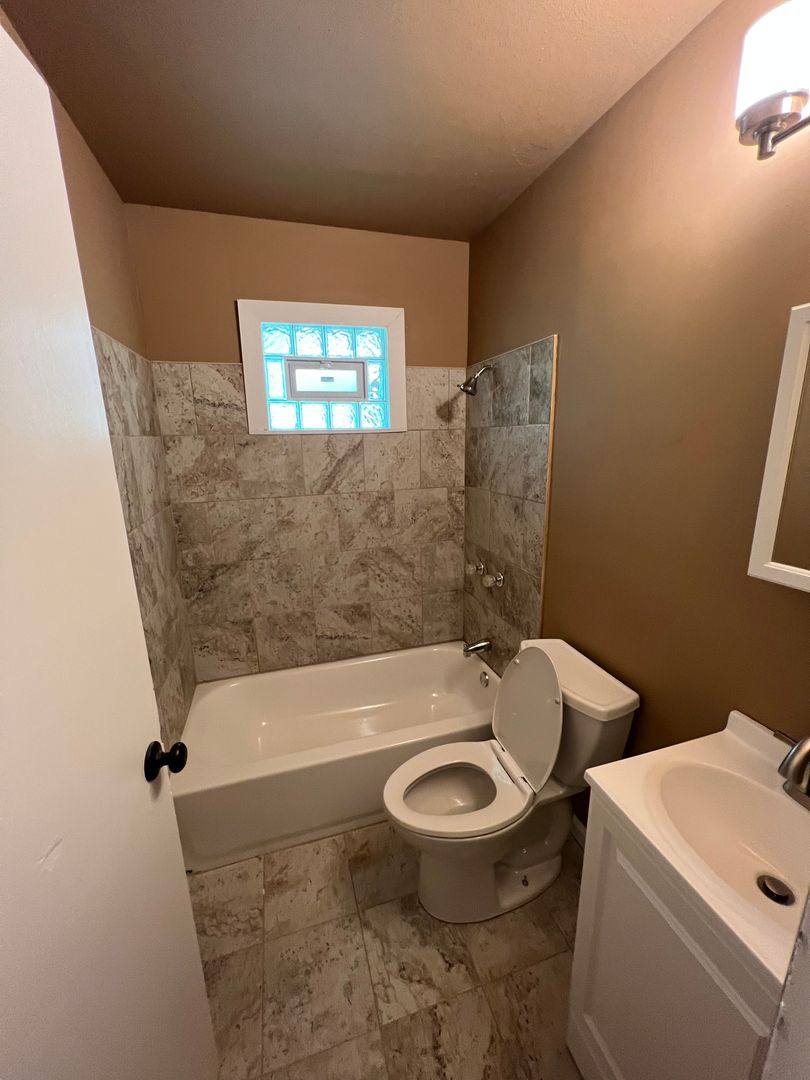 House for rent at 127 Ben Nevis Rd, St. Louis, MO 63137
