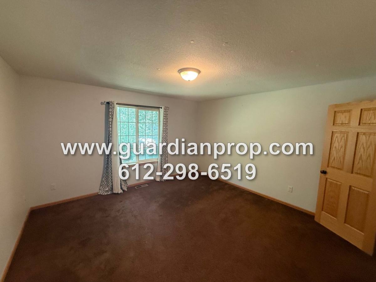 House for rent at 2647 Margaret Ave E, St. Paul, MN 55119