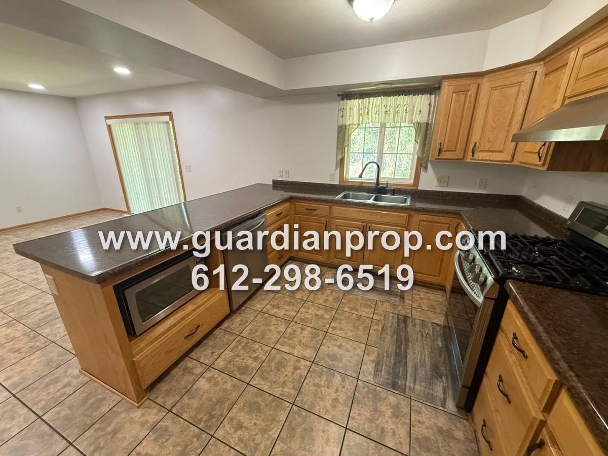 House for rent at 2647 Margaret Ave E, St. Paul, MN 55119