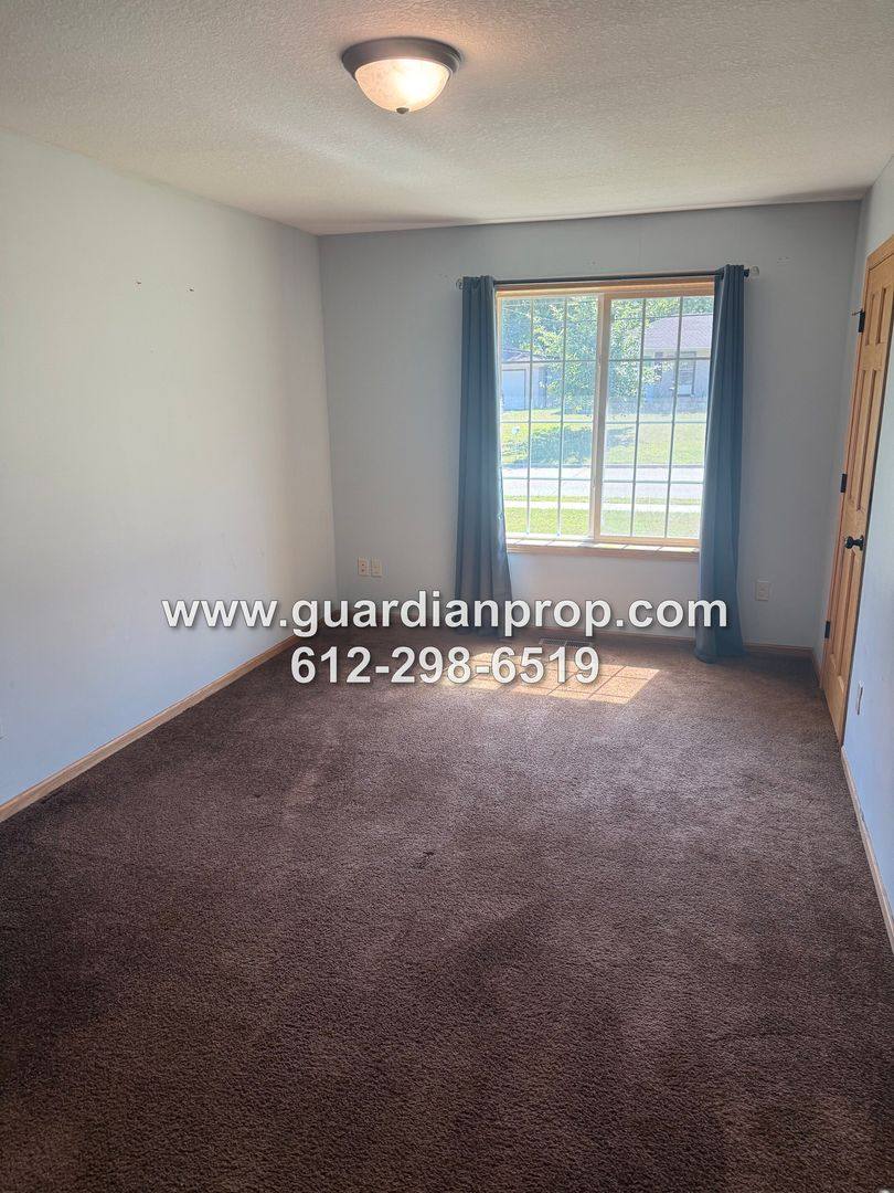 House for rent at 2647 Margaret Ave E, St. Paul, MN 55119