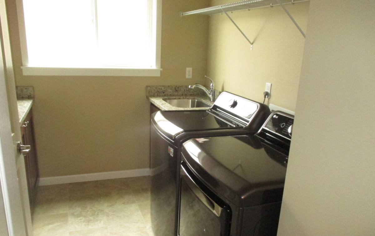 923 Boatman Ave NW, Orting, WA 98360 - House for Rent - Image 7
