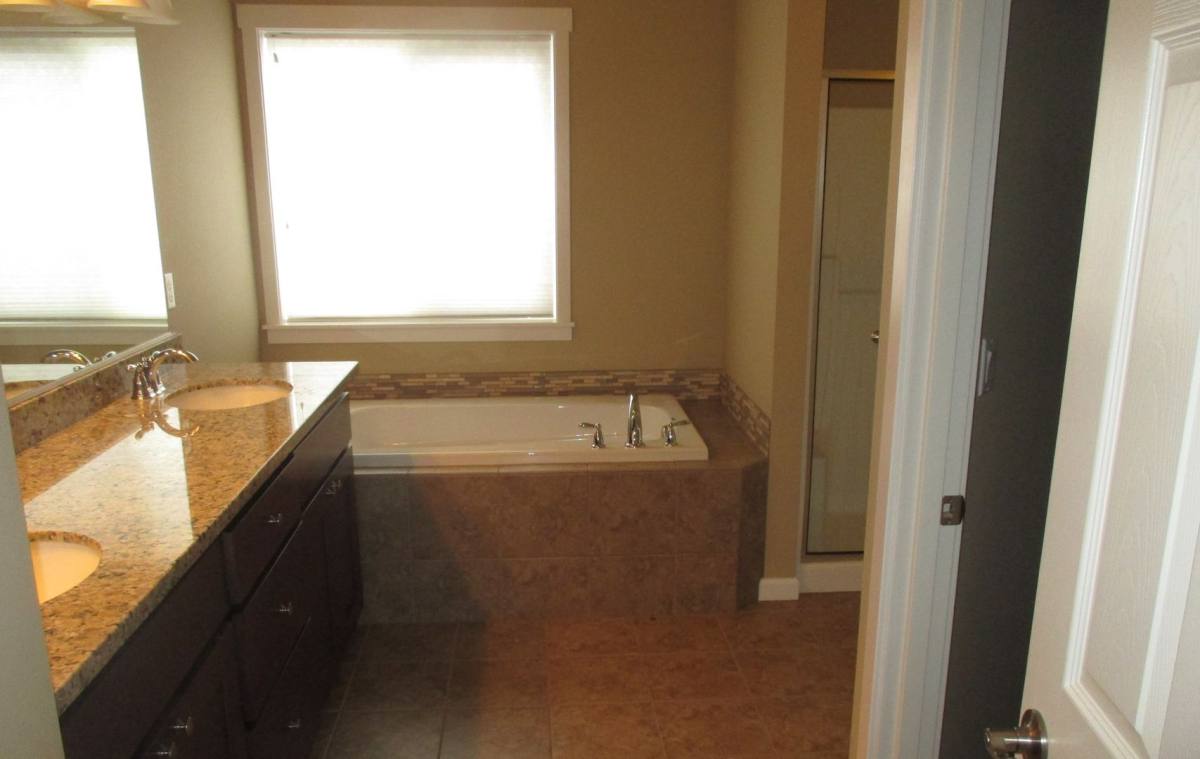 923 Boatman Ave NW, Orting, WA 98360 - House for Rent - Image 10