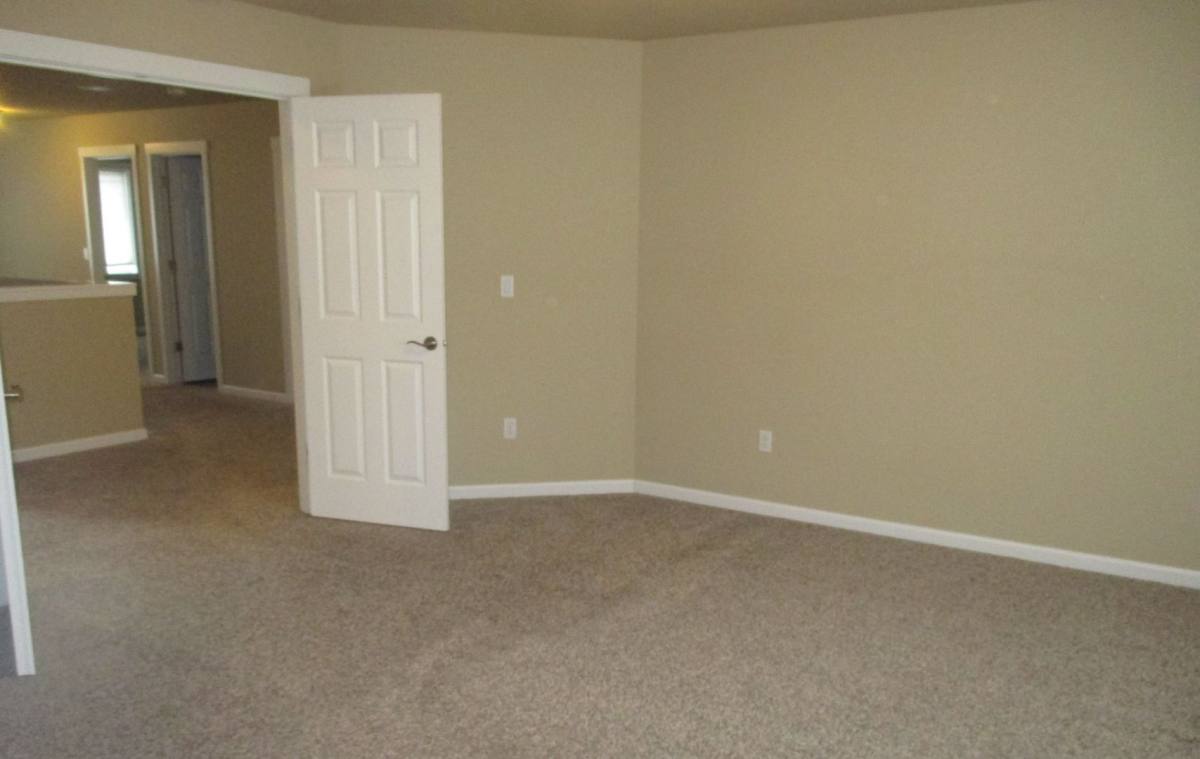 923 Boatman Ave NW, Orting, WA 98360 - House for Rent - Image 9
