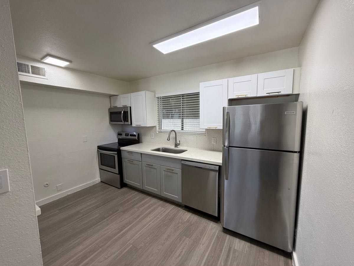 Apartment for rent at Camelback Village, 2936 N 30th St, Phoenix, AZ 85016