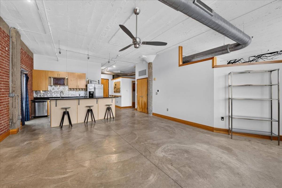 Apartment for rent at 1627 Locust St #706, St. Louis, MO 63103