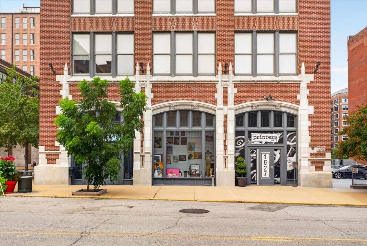 Apartment for rent at 1627 Locust St #706, St. Louis, MO 63103
