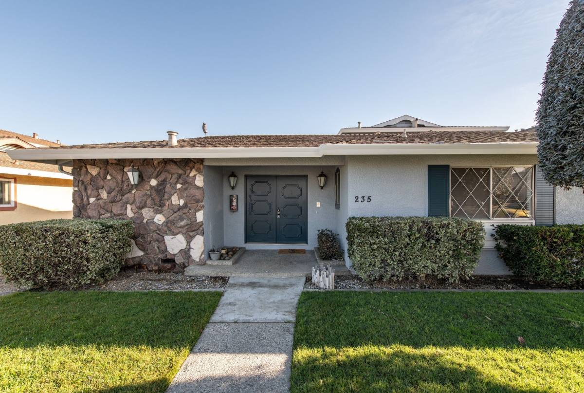 Apartment for rent at 235 Washington St, Santa Clara, CA 95050