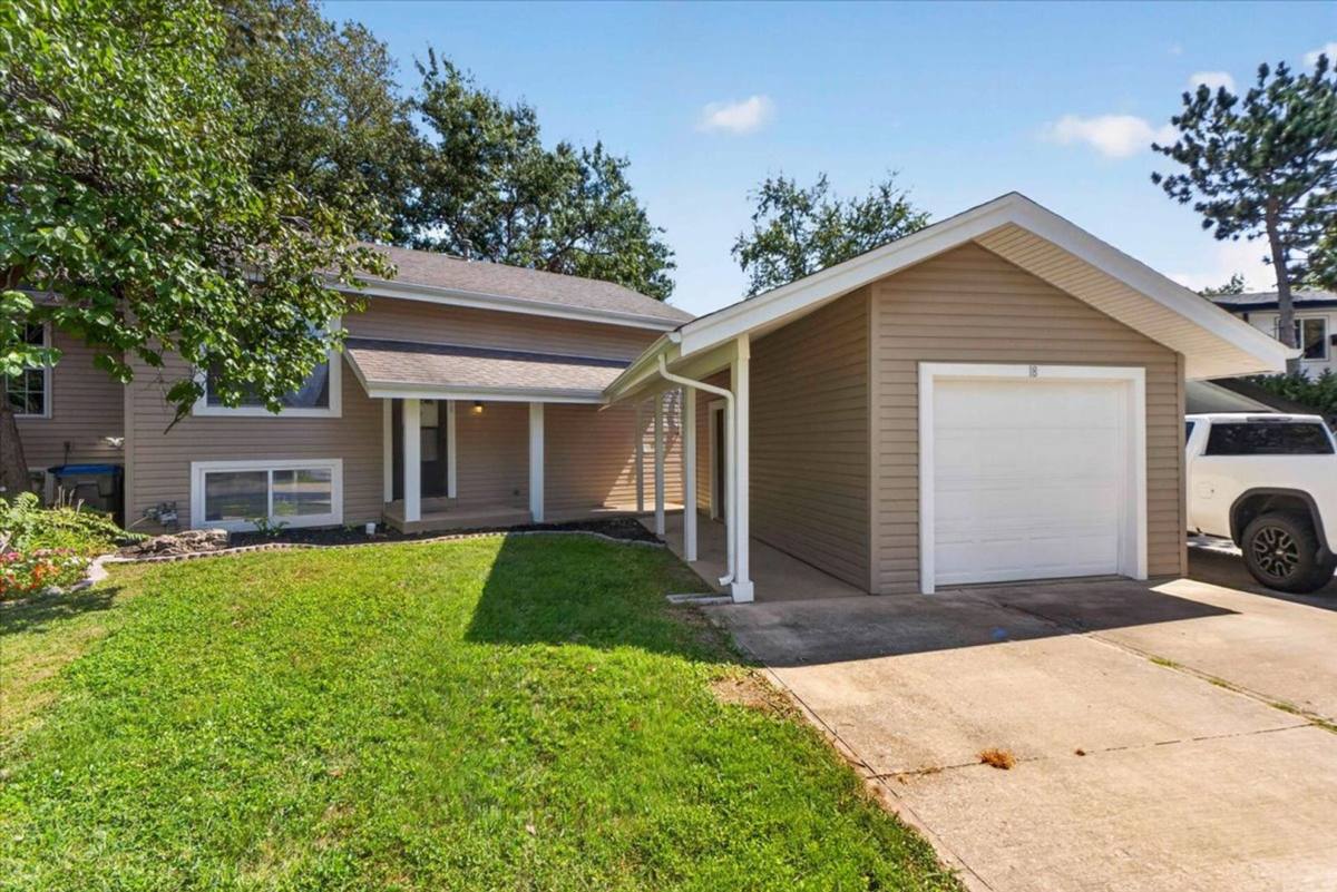 House for rent at 18 Spring Song Court, St. Peters, MO 63376