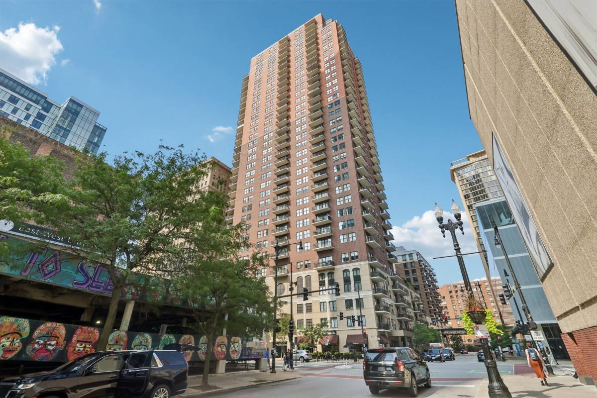 Condo for rent at 41 E 8th St #1102, Chicago, IL 60605