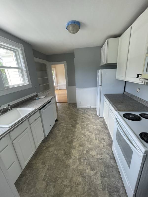 Apartment for rent at 32 June St #2, Worcester, MA 01602