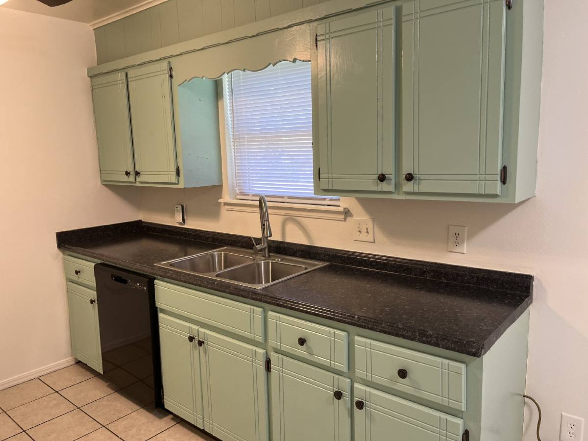 Apartment for rent at 618 N Fairland Ave #66-4, Coweta, OK 74429