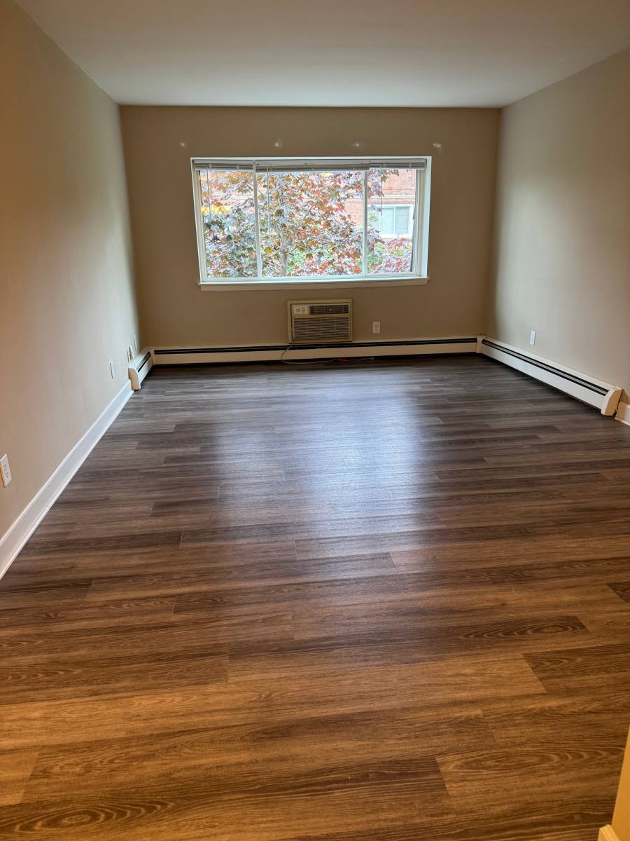 2260 N Summit Ave #310, Milwaukee, WI 53202 - Apartment for Rent - Image 3