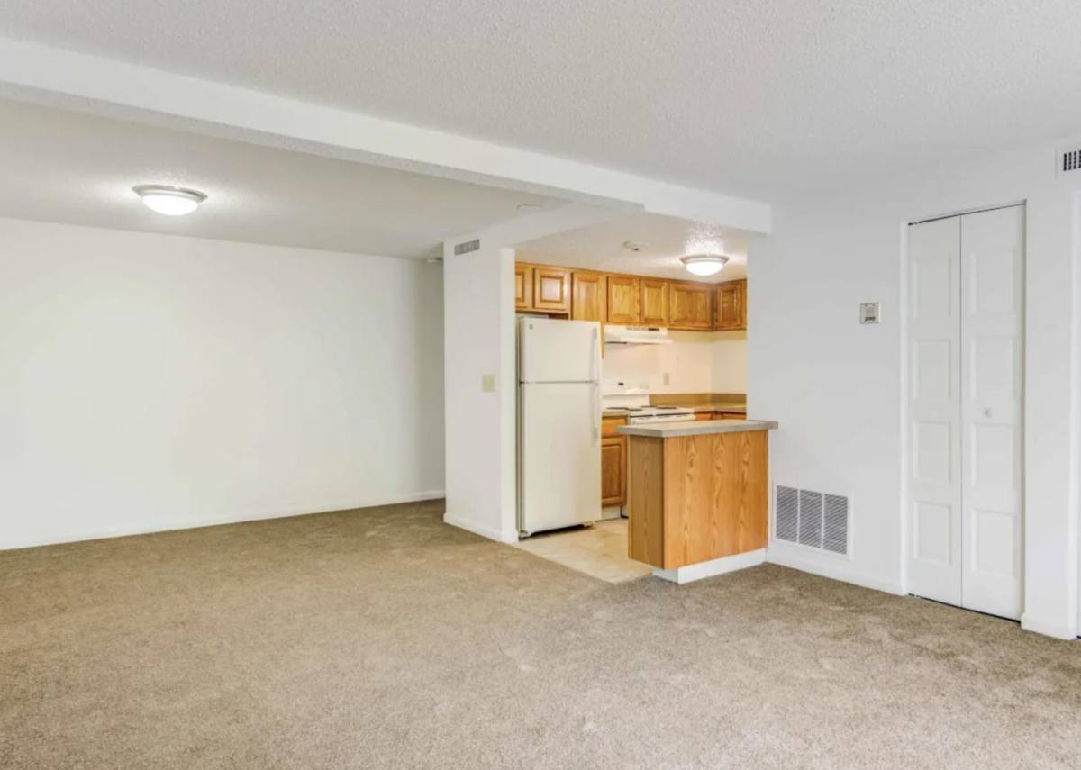 Townhouse for rent at Winchester Park & Woods, 125 Village Green N, Riverside, RI 02915