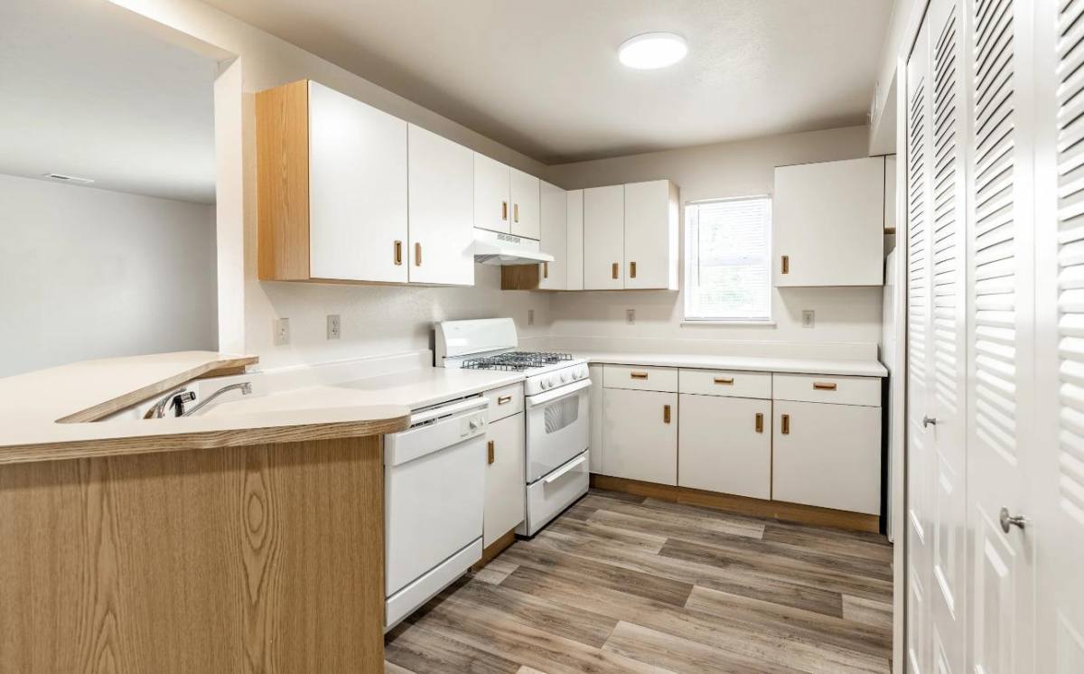 Apartment for rent at 2040 E 84th St, Merrillville, IN 46410
