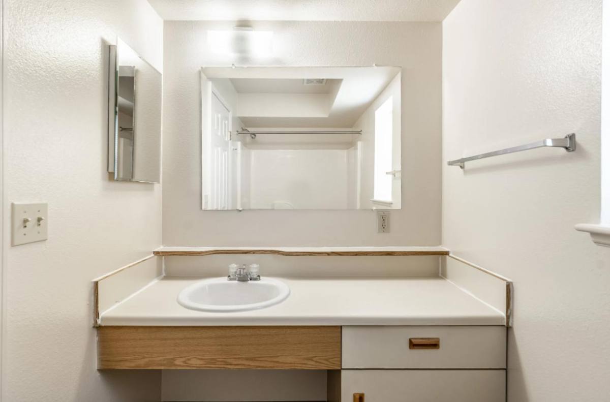 Apartment for rent at 2040 E 84th St, Merrillville, IN 46410