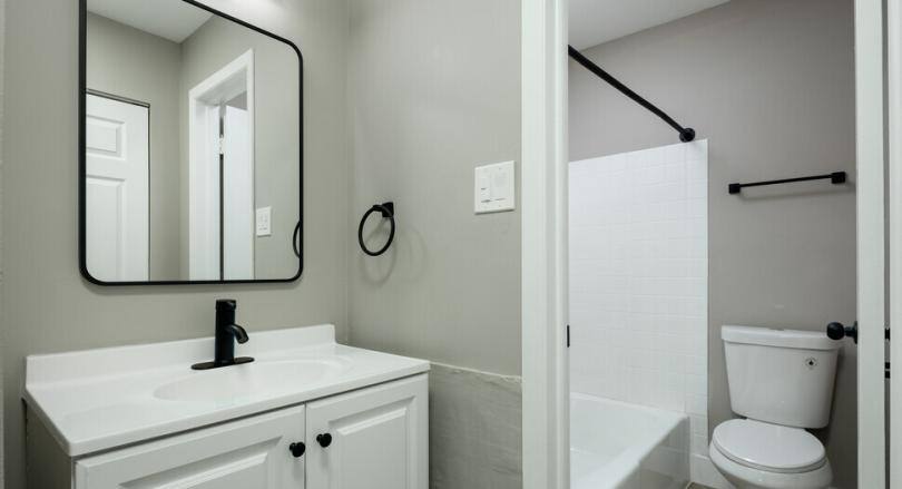 Apartment for rent at 1718 W 55th Ave, Merrillville, IN 46410